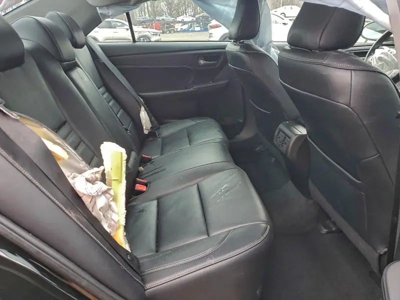 2016 TOYOTA CAMRY LE  