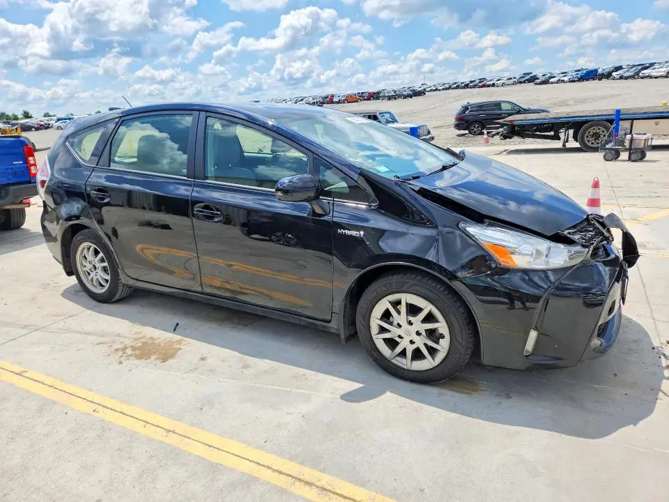 2017 TOYOTA PRIUS V FOUR  