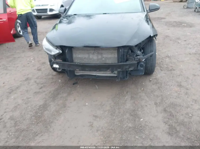 2018 HYUNDAI ELANTRA SE