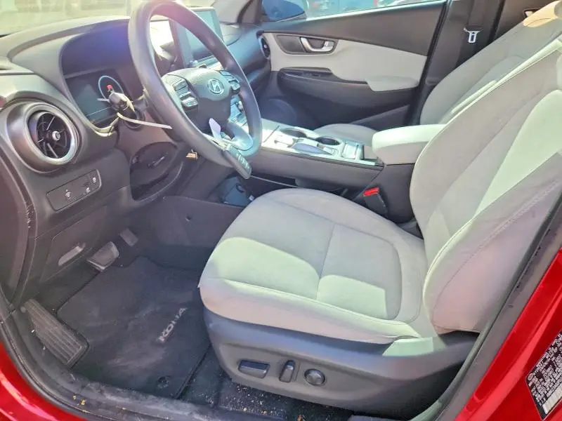 2023 HYUNDAI KONA SE  