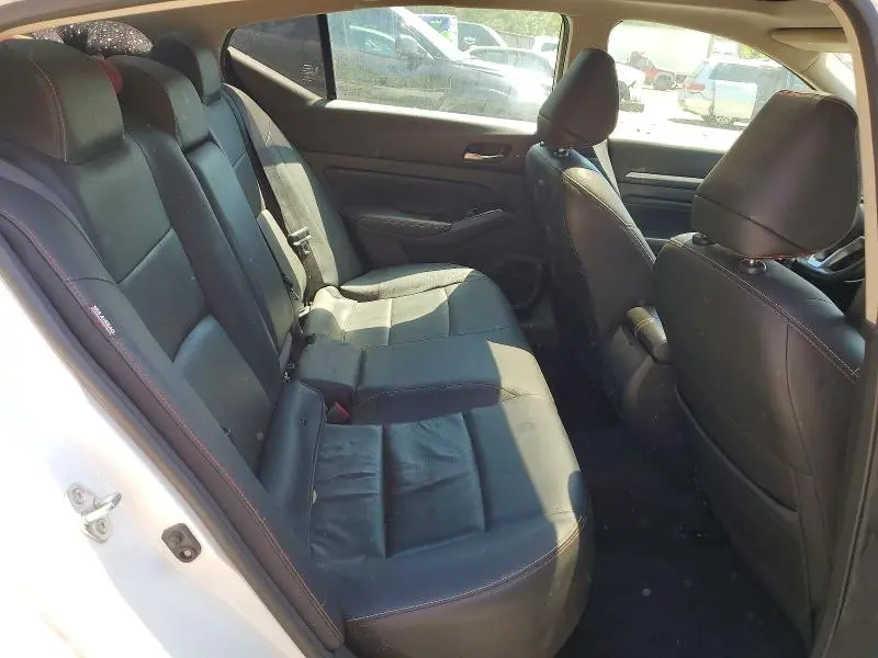 2023 NISSAN ALTIMA SR  