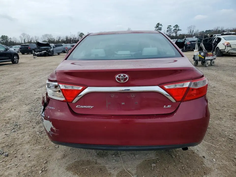 2015 TOYOTA CAMRY LE  