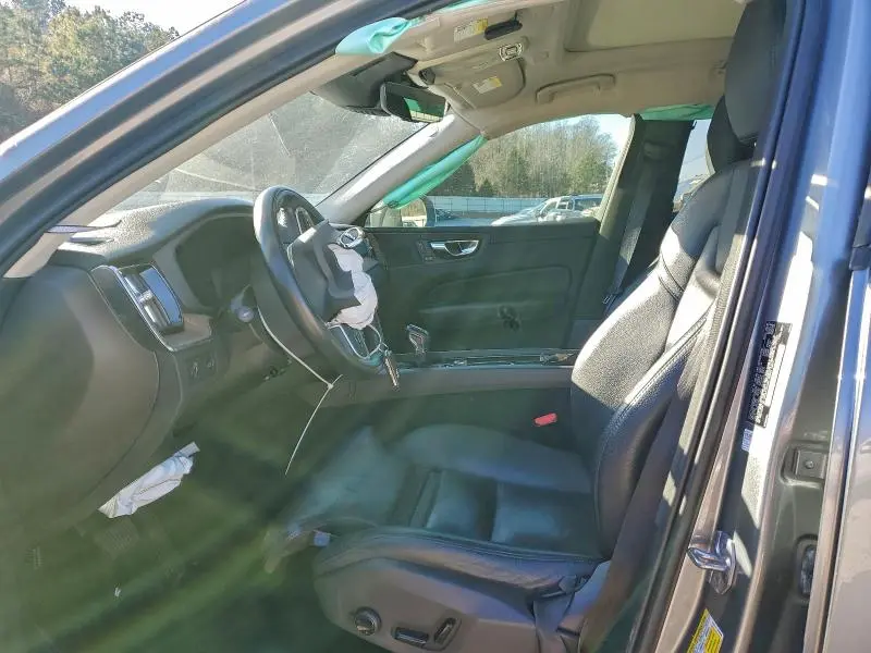 2019 VOLVO XC60 T5 MOMENTUM  