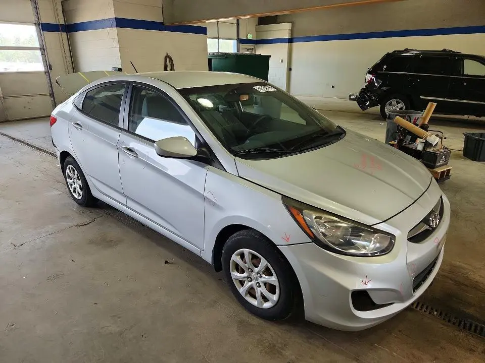 2013 HYUNDAI ACCENT GLS  