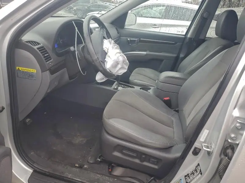 2011 HYUNDAI SANTA FE SE  