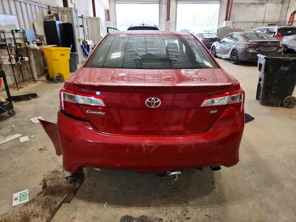 2014 TOYOTA CAMRY SE  