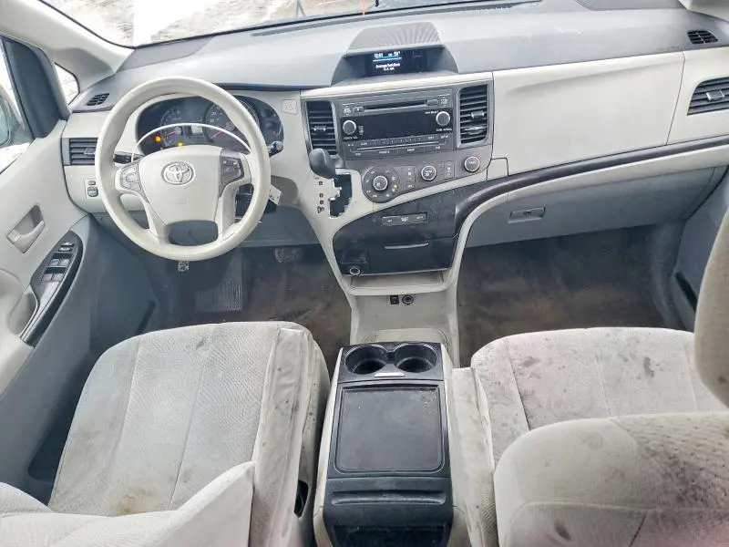 2012 TOYOTA SIENNA LE  