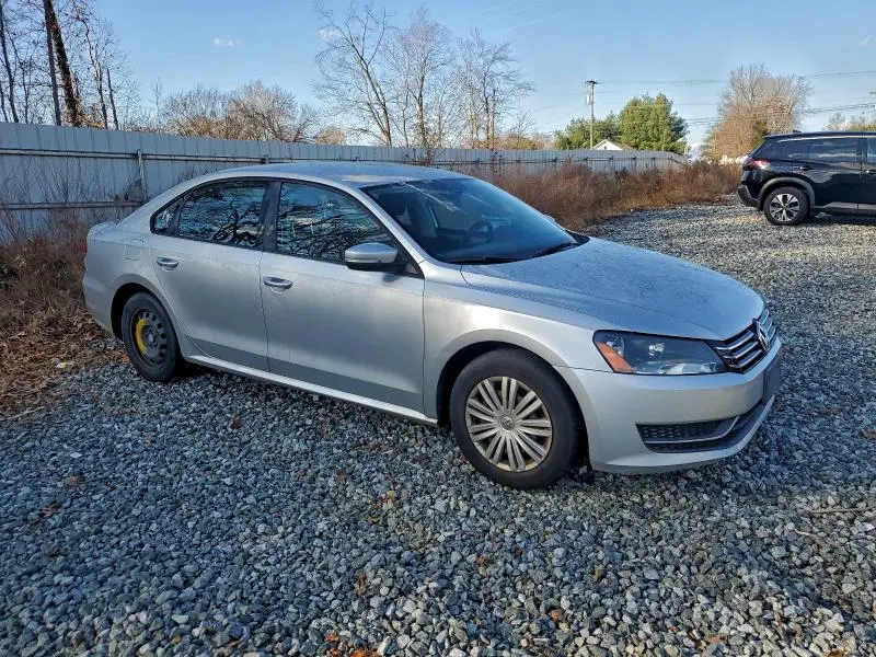 2014 VOLKSWAGEN PASSAT S  
