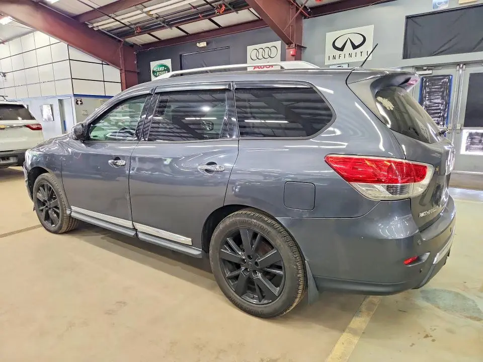 2013 NISSAN PATHFINDER S  