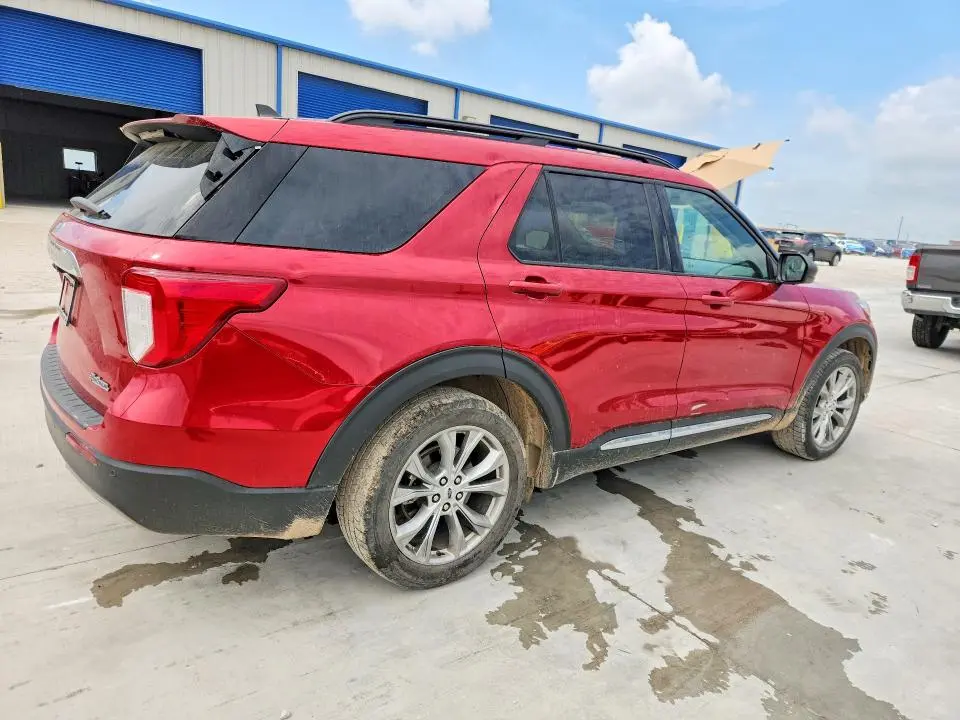 2022 FORD EXPLORER XLT  