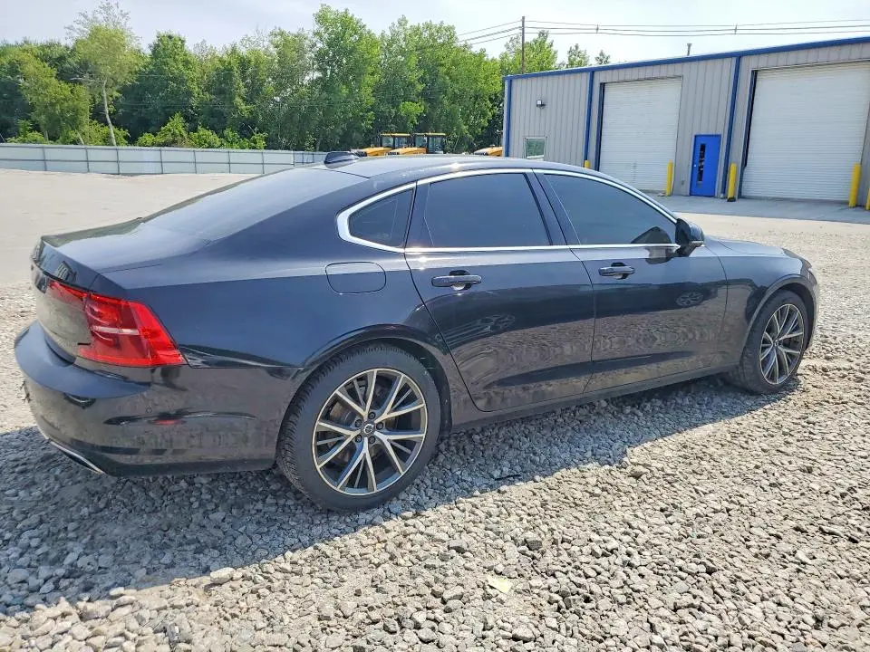 2017 VOLVO S90 T6 MOMENTUM  