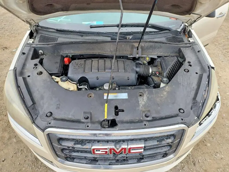 2013 GMC ACADIA SLE  