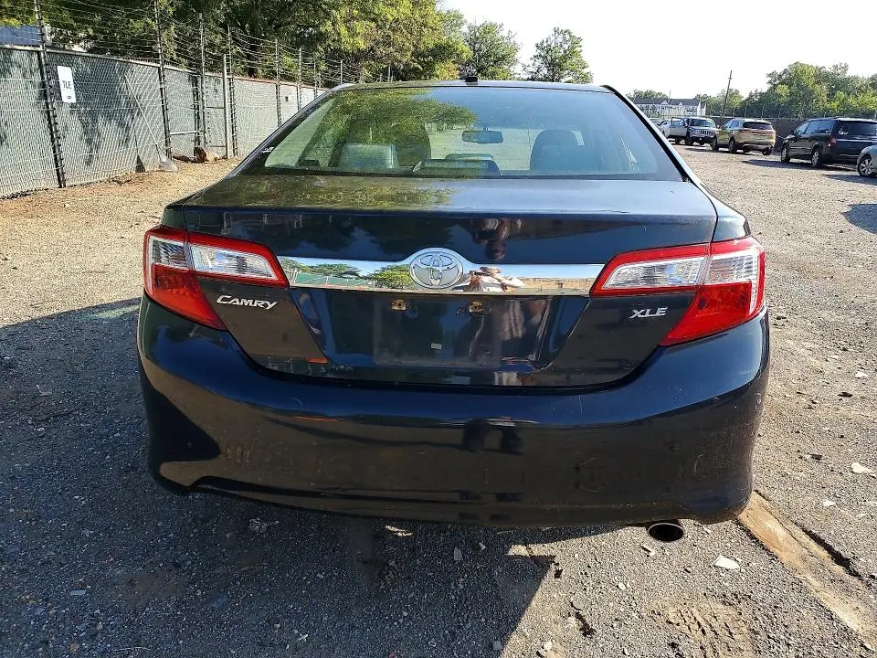 2014 TOYOTA CAMRY XLE  