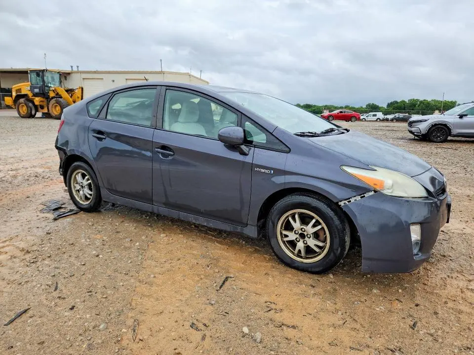 2011 TOYOTA PRIUS TWO  