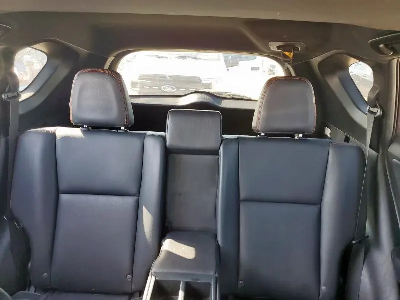 2016 TOYOTA RAV4 SE  