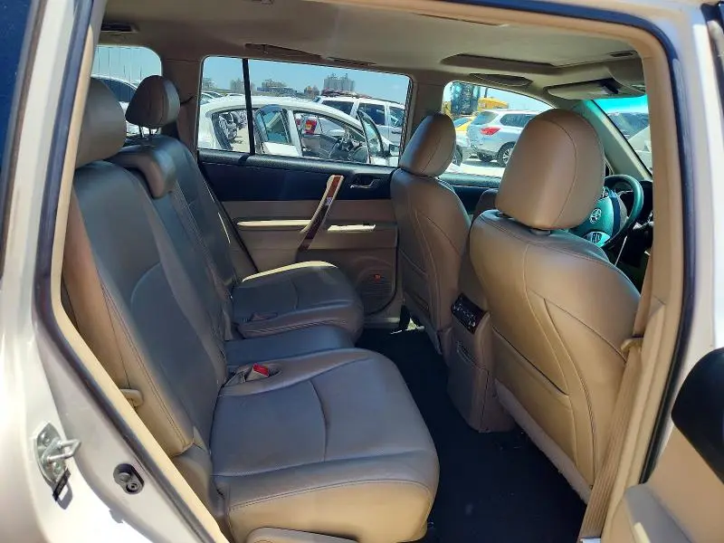2013 TOYOTA HIGHLANDER LIMITED  
