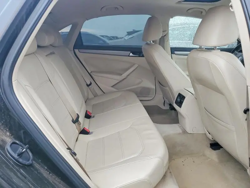2014 VOLKSWAGEN PASSAT SE  