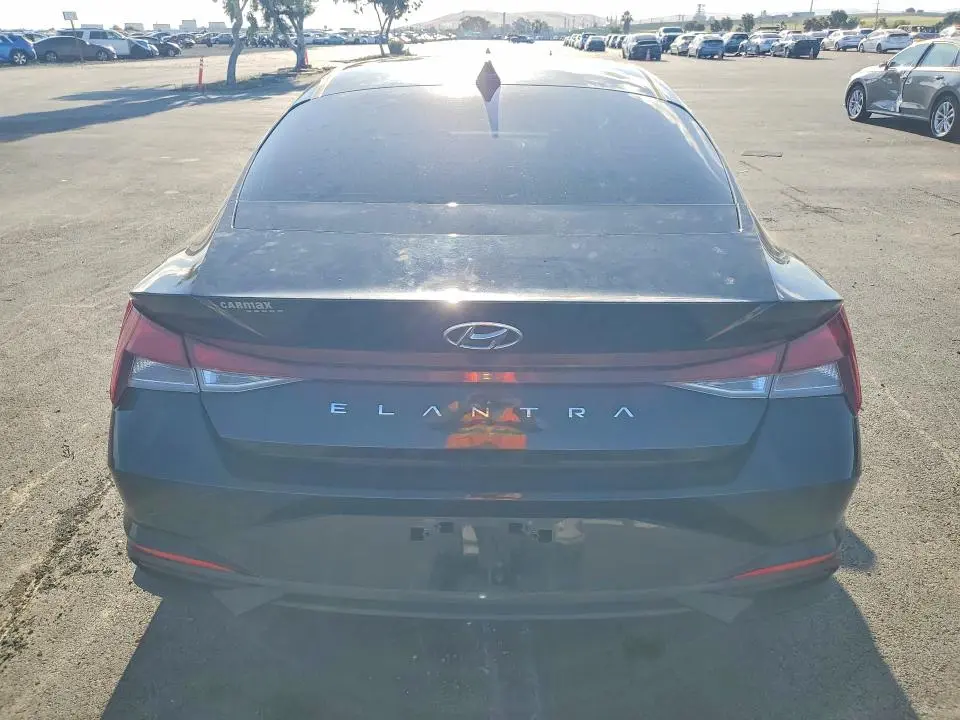 2022 HYUNDAI ELANTRA SEL  