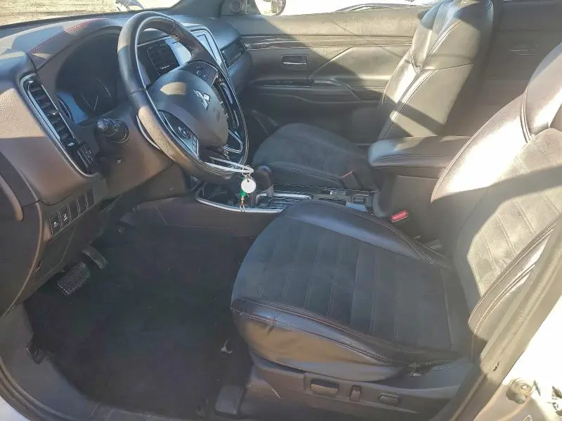 2020 MITSUBISHI OUTLANDER SE  