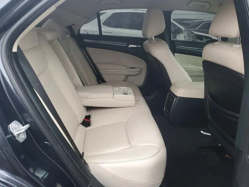 2018 CHRYSLER 300 TOURING  