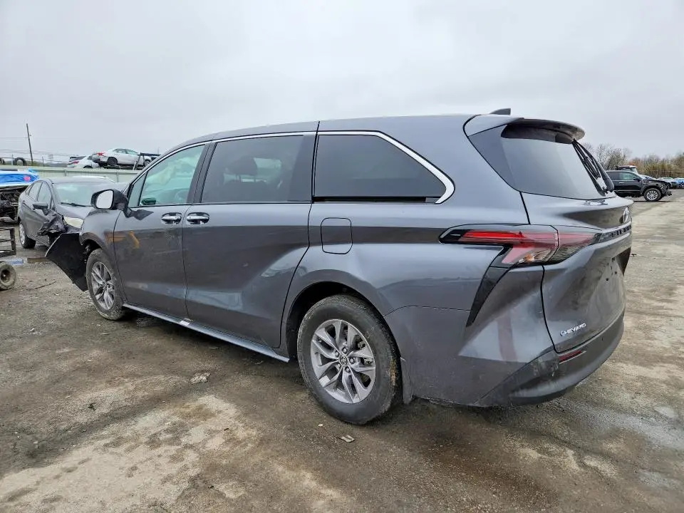 2025 TOYOTA SIENNA XLE 7-PASSENGER  