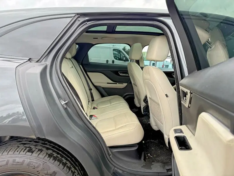 2017 JAGUAR F-PACE PRESTIGE  
