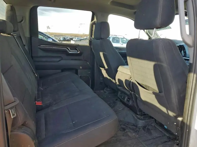 2024 CHEVROLET SILVERADO K1500 LT  