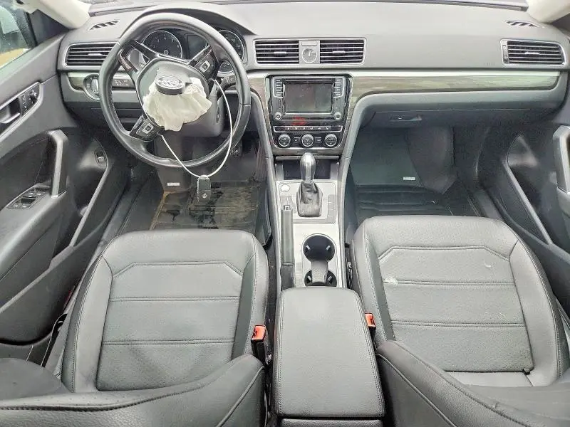 2017 VOLKSWAGEN PASSAT SE  