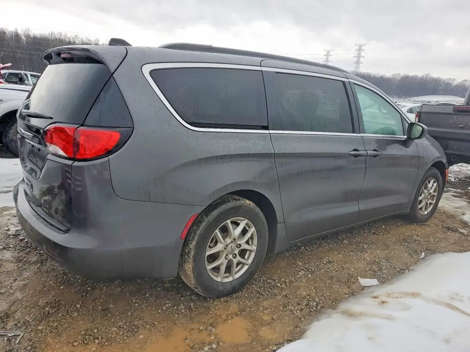 2021 CHRYSLER VOYAGER LX  