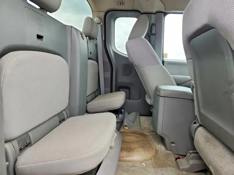 2012 NISSAN FRONTIER S  