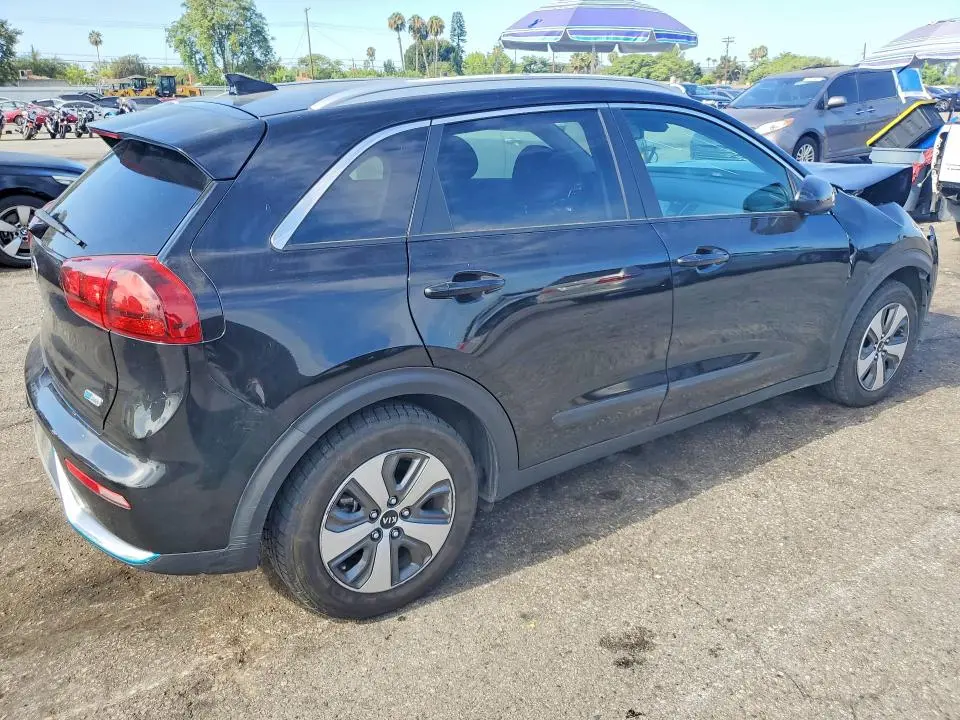 2018 KIA NIRO LX  