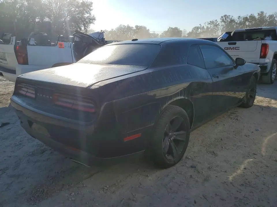 2015 DODGE CHALLENGER SXT  