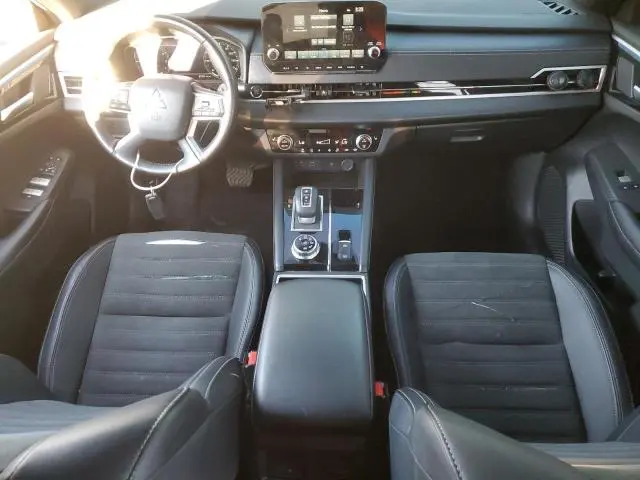 2024 MITSUBISHI OUTLANDER SE  