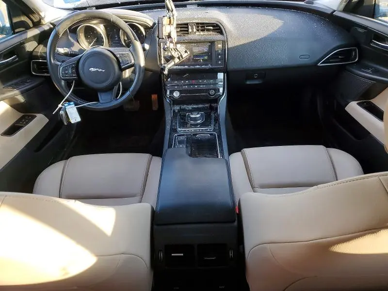 2018 JAGUAR XE PREMIUM  
