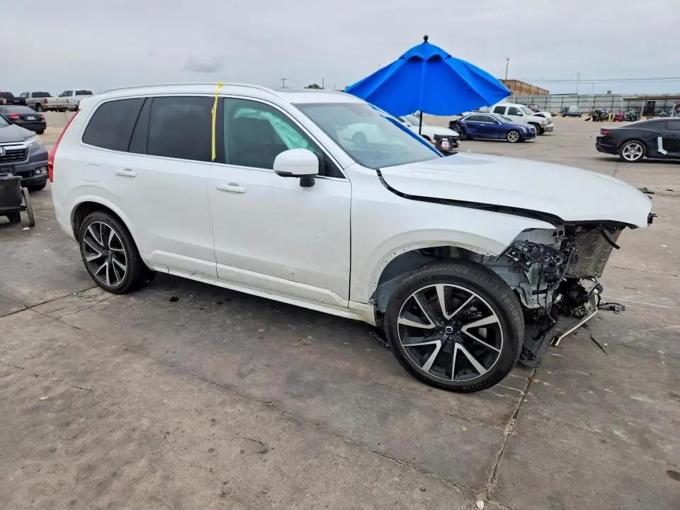 2020 VOLVO XC90 T6 MOMENTUM  
