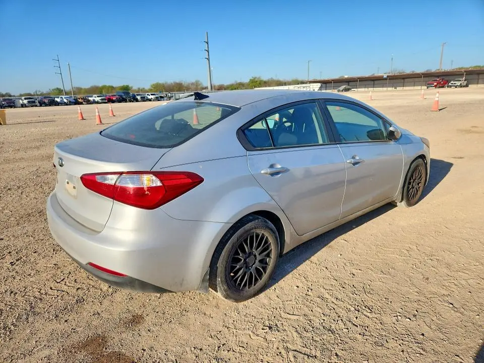 2016 KIA FORTE LX  