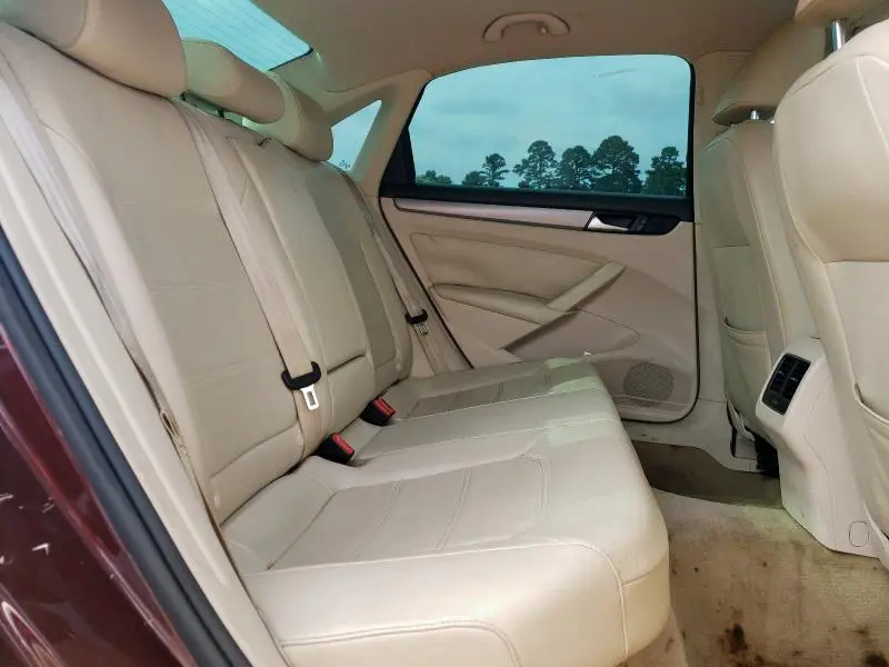 2014 VOLKSWAGEN PASSAT SE  
