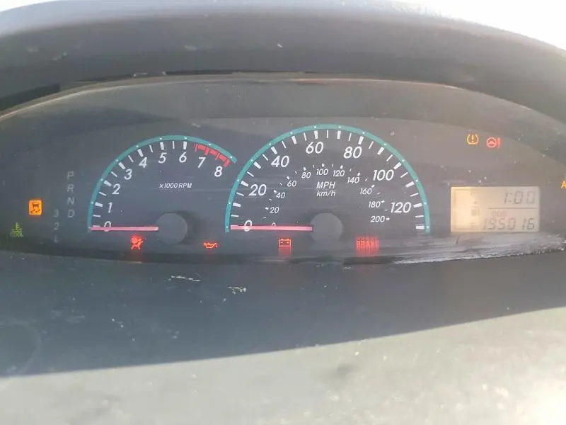 2010 TOYOTA YARIS BASE  