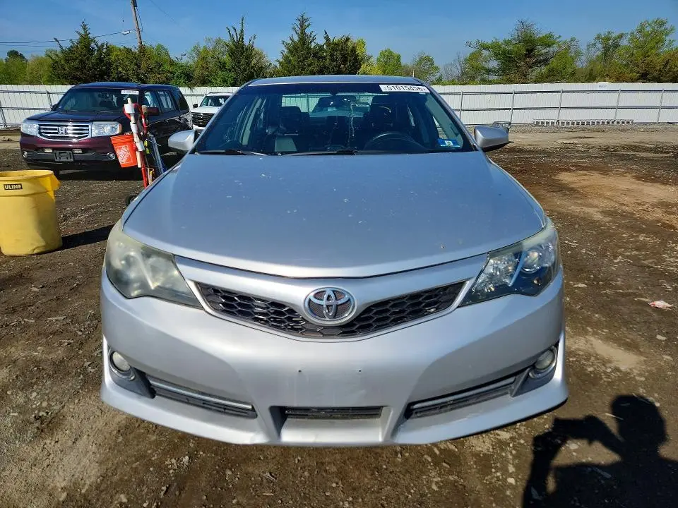 2012 TOYOTA CAMRY SE  