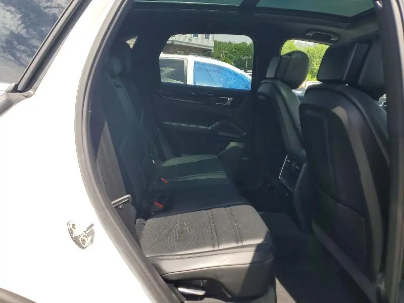 2019 PORSCHE CAYENNE   