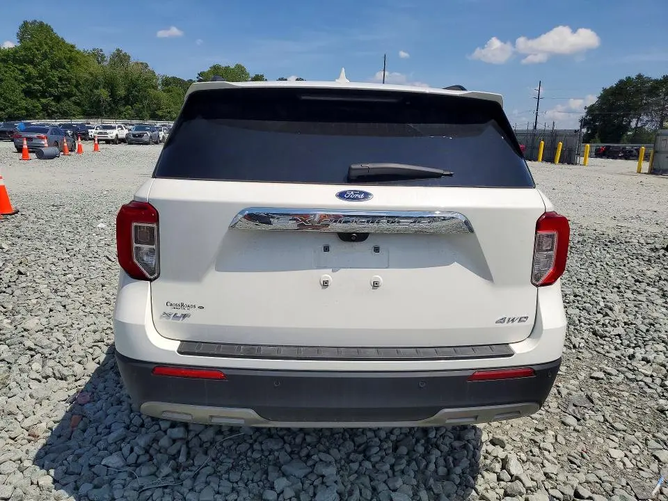 2022 FORD EXPLORER XLT  