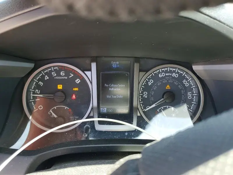 2020 TOYOTA TACOMA SR5  