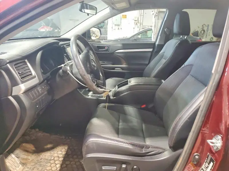 2016 TOYOTA HIGHLANDER LE  