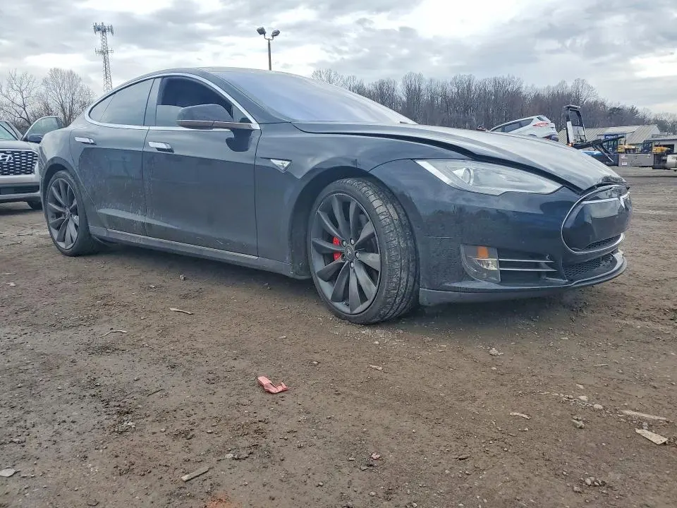 2015 TESLA MODEL S   