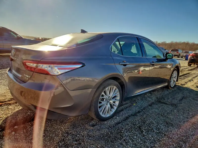 2018 TOYOTA CAMRY HYBRID  