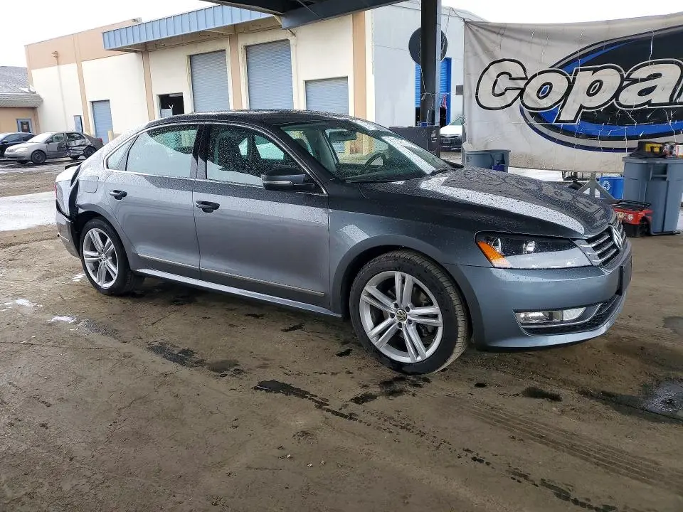 2015 VOLKSWAGEN PASSAT SE  