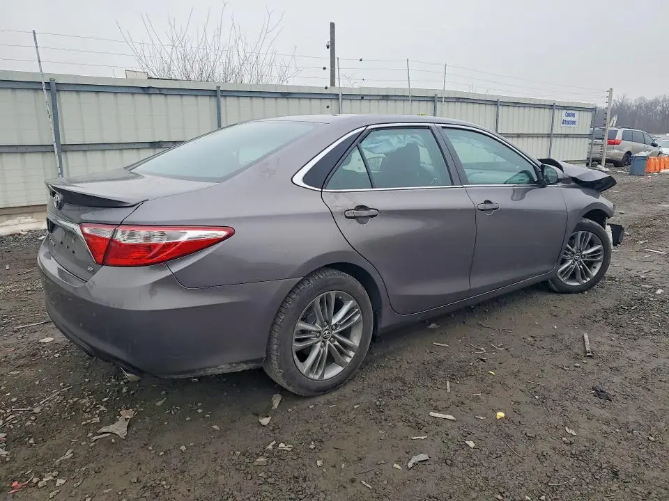 2015 TOYOTA CAMRY LE  