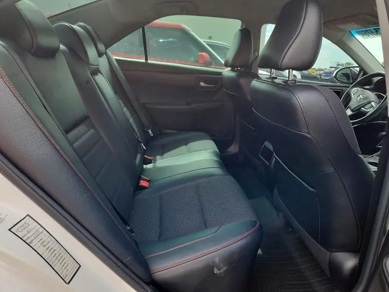 2017 TOYOTA CAMRY SE  