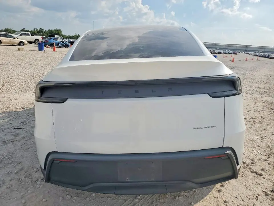 2026 TESLA MODEL Y   