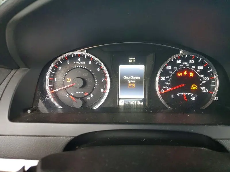 2015 TOYOTA CAMRY SE  